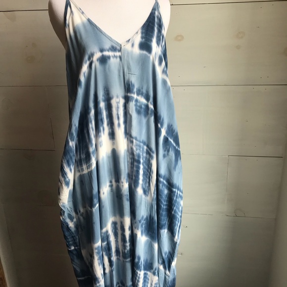LOVESTITCH MAXI DRESS - Picture 4 of 5